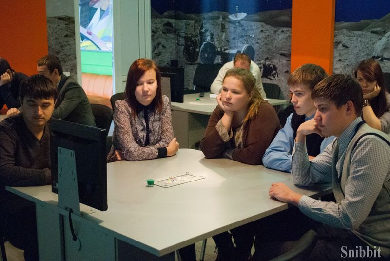 Фото к Около 200 человек из 8 городов узнали о российских космических разработках на онлайн лекции в ИЦАЭ