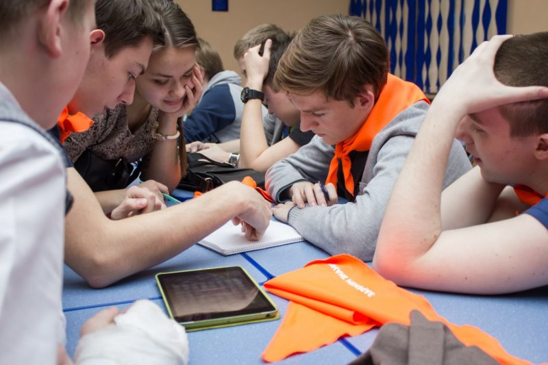 Фото к Мир на ладони: в Саратове прошла олимпиада по мобильным технологиям «Хакатон 2015»